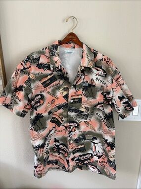 Columbia Short Sleeve Button-Up in Coral, Black & Cream Surf Print